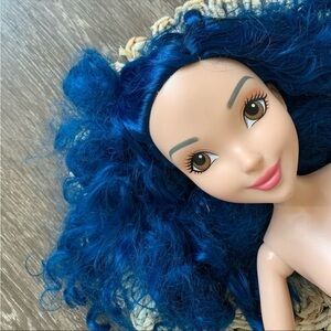 Disney The Descendants Evie 28” doll. LARGE DOLL